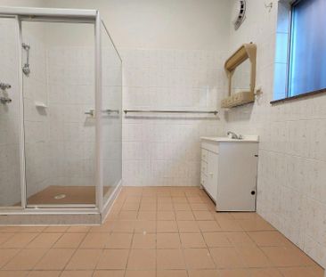 Huge Home - Perfect For Extended Family - Views As Far As The Eye C... - Photo 6