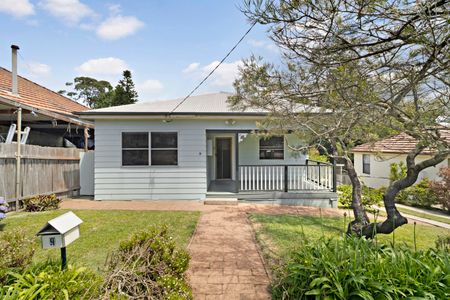 9 Griffiths Street, Charlestown NSW 2290 - House For Rent | Domain - Photo 5