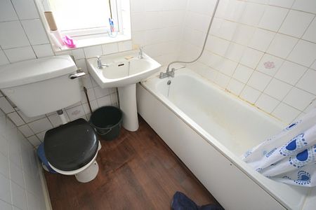 2 bed Mid Terraced House for Rent - Photo 2