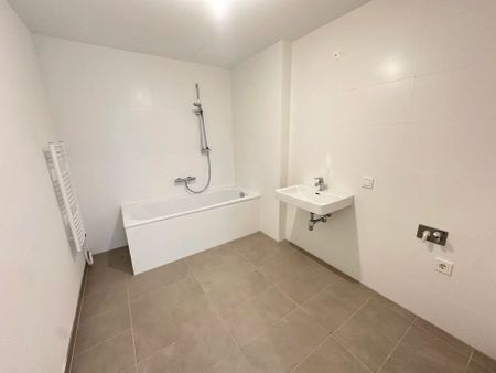 MARINA TOWER - Helle 2-Zimmer-Wohnung mit Balkon und überdachter Loggia - Foto 3