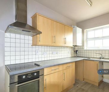 3 bedroom flat to rent - Photo 6