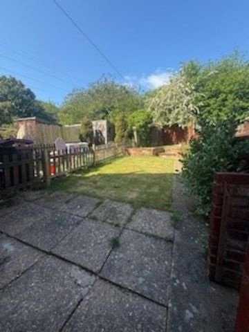 3 bedroom terraced house to rent - Photo 5