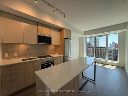 30 Dreamers Way condo — Toronto, ON (2-Bedroom) - 2 Bedroom - Photo 2