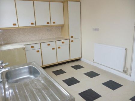 3 bedroom terraced house to rent - Photo 4