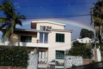 Alugo quartos no Funchal em vivenda de 3 andares