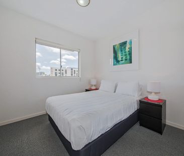 Inner-City 2 bedroom 2bathroom Apartment only $660 - Photo 2