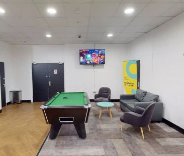 Large Highest Double Ensuite - Photo 3