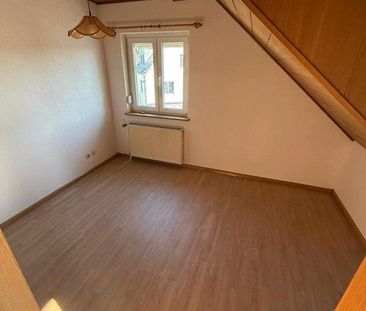 Schöne Single-Dachgeschoßwohnung - Photo 1