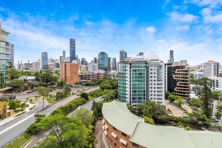 37/57 Lambert Street, Kangaroo Point, QLD 4169 - Photo 2