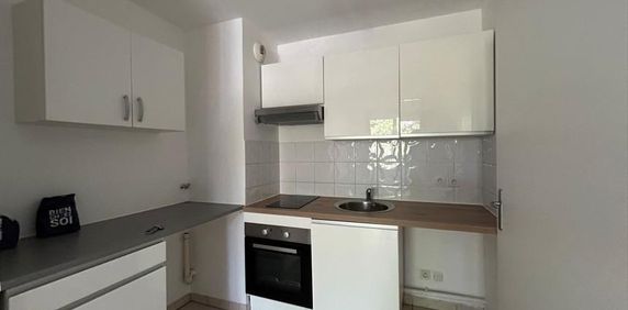 Location Appartement 2 pièces 47m² THONON LES BAINS 74200 - Photo 2