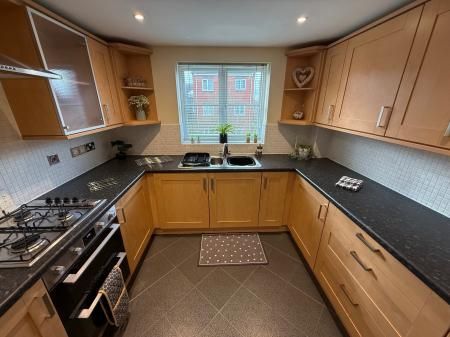 Staples Drive, Coalville, LE67 - Photo 1