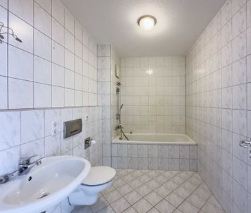 Balkon - Aufzug - offene Küche - Laminat | 2-Zimmer-Wohnung Plauen ... - Foto 6