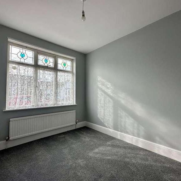 South Crescent, Southend On Sea, Essex, SS2 - Photo 1