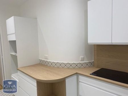 Location Appartement 4 pièces 90m² PARIS 15ème - Photo 4