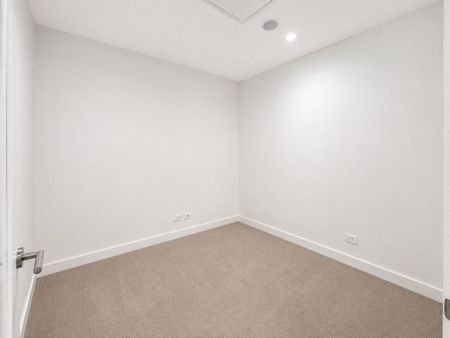 1 Bedroom + Room-Sized Study I Next to Woolworths I Excellent Storage - Photo 3