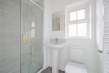 3 bedroom end of terrace house to rent - Photo 4