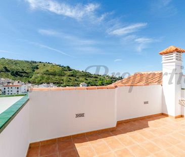 Apartment in Cómpeta, Inland Andalucia in the mountains - Photo 4