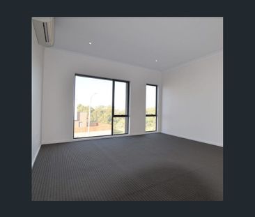 Comfort & Convenience in a Thriving Sunshine Location! - Photo 5