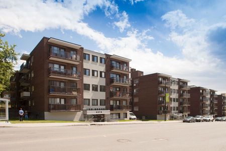 4580 Chemin Queen Mary, Montréal, QC - Photo 2