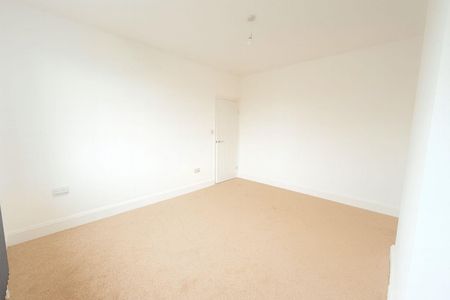 4 bedroom House To Let Total Size: 1217 SQ FT - Photo 5