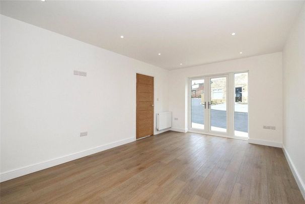 5 bedroom detached house to rent - Photo 1