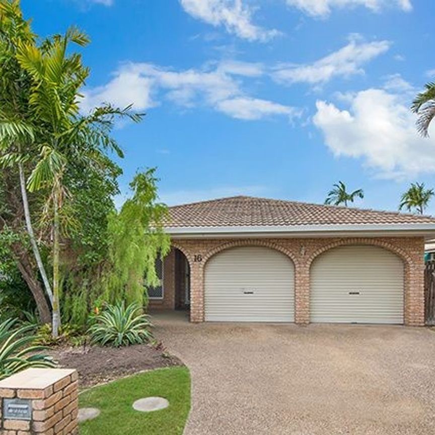 Spacious Family Home with Pool in Quiet Court - Photo 1
