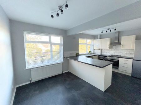 2 bedroom maisonette to rent - Photo 2
