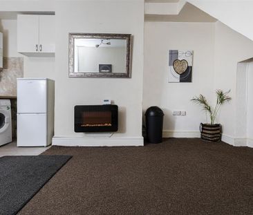 1 bedroom semi-detached house to rent - Photo 1