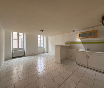 Location Appartement 2 pièces 41m² HYERES 83400 - Photo 1