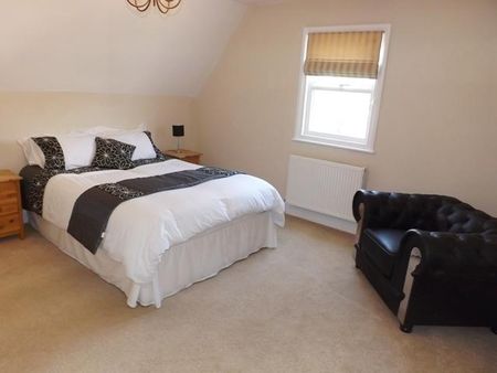 3 bedroom apartment to rent - Photo 5