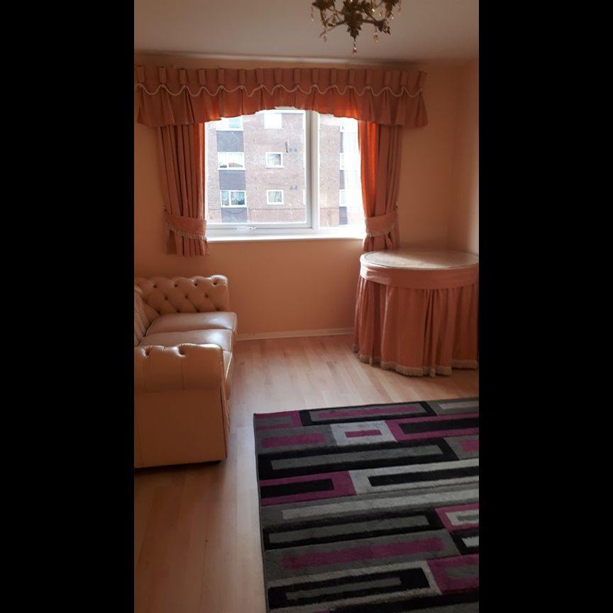 1 Bed Flat, Gurney Close, IG11 - Photo 1