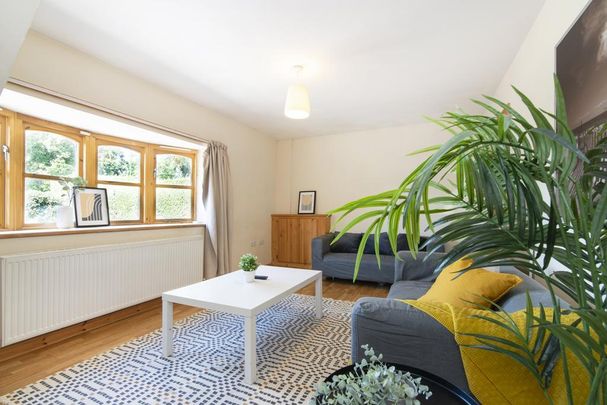 6 bedroom detached house to rent - Photo 1