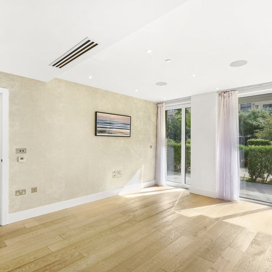 2 Bed Flat, Central Avenue, SW6 - Photo 1