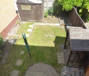 2 bedroom terraced house to rent - Photo 3