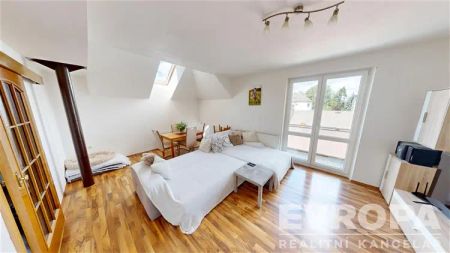 Pronájem mezonetového bytu 4+1 s balkonem, Havlíčkův Brod - Photo 4
