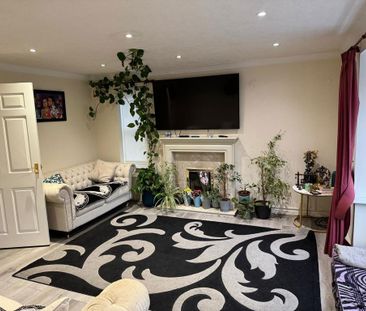 4 bedroom detached house to rent - Photo 1