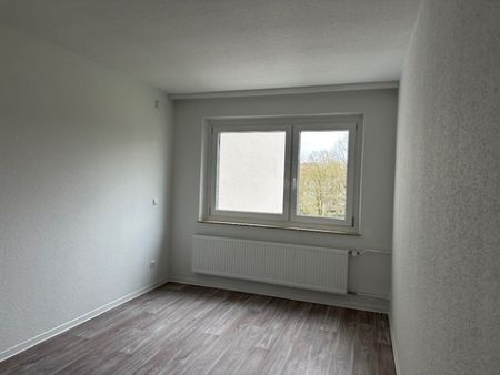 Frisch sanierte 2-ZW in der Helsinkistr. 84 in Kiel zu vermieten! Otto Stöben GmbH - Photo 2