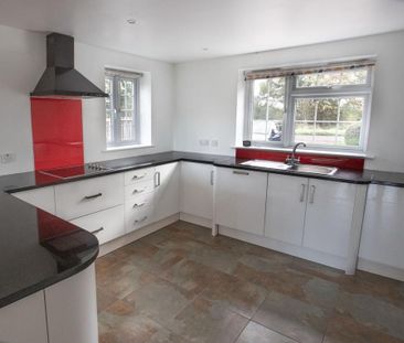 3 bedroom semi-detached house to rent - Photo 6