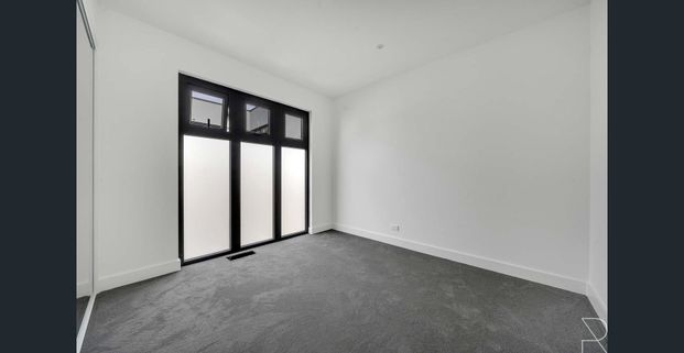 Discover modern living in the heart of Highett - Photo 1