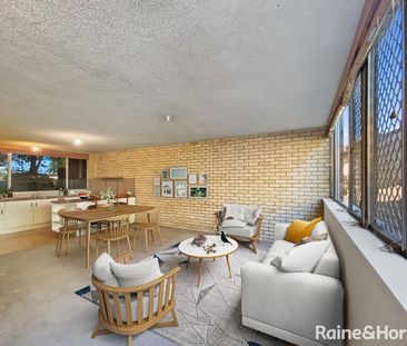 Spacious & Convenient 3 Bedroom Townhouse in a Leafy Setting - Photo 1