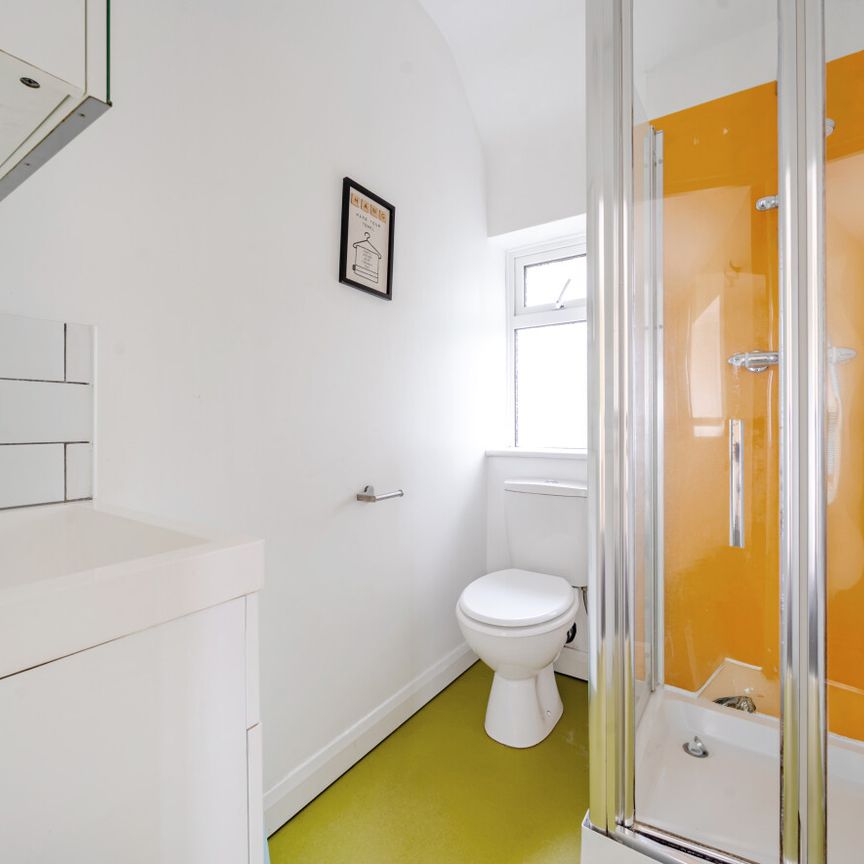 6 bedroom semi-detached house to rent - Photo 1