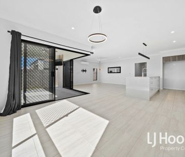 Expansive Family Home in Sequana Estate with all the Upgrades - Photo 2