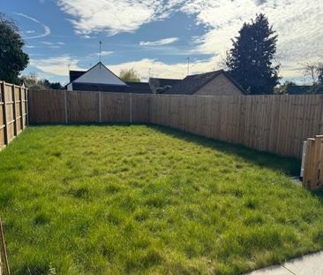 2 bedroom semi-detached house to rent - Photo 2