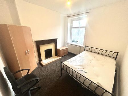 4 bedroom house of multiple occupation to rent - Photo 5