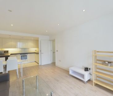 2 bedroom flat to rent - Photo 4