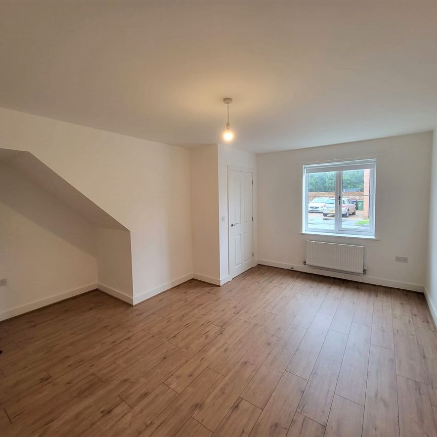 The Jenner - Photo 1