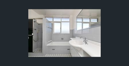 LIFESTYLE CONVENIENCE IN KIRRIBILLI - Photo 5