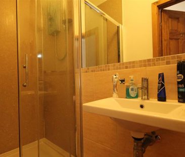 3 bedroom apartment to rent - Photo 4