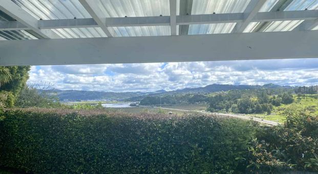 Bright harbour home - Photo 1