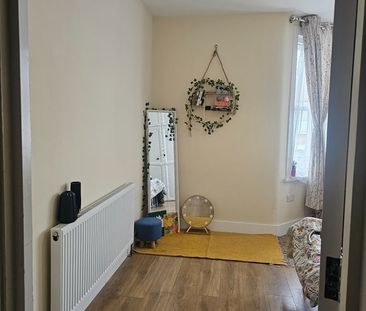 Room in a Shared House, Monega Road, E7 - Photo 1